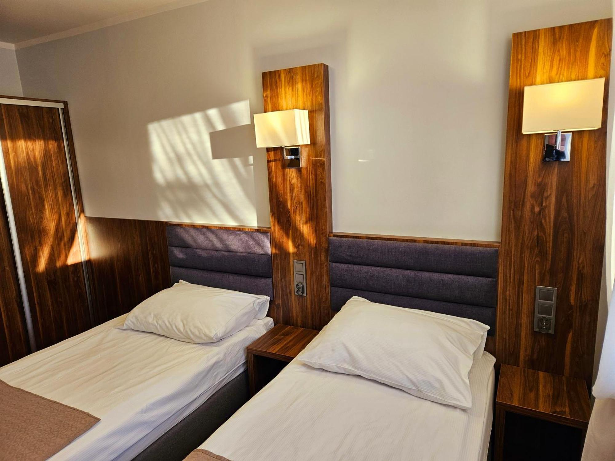 Hotel Hawana Bydgoszcz Bagian luar foto