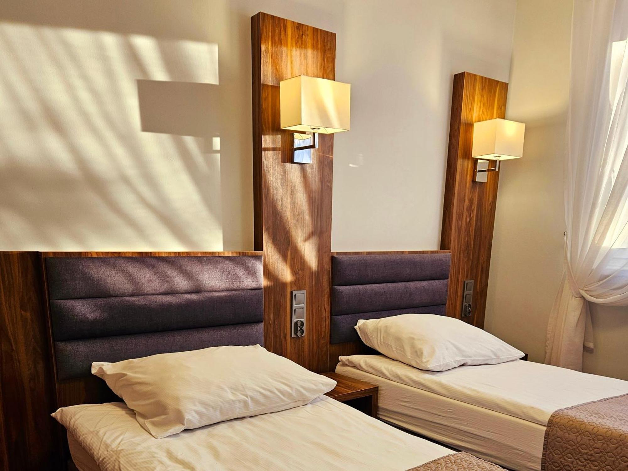 Hotel Hawana Bydgoszcz Bagian luar foto