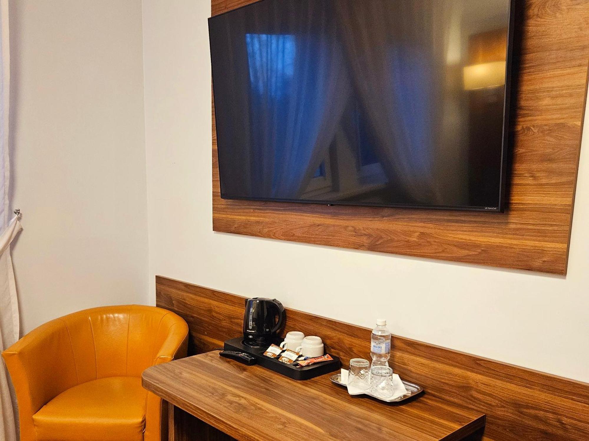 Hotel Hawana Bydgoszcz Bagian luar foto